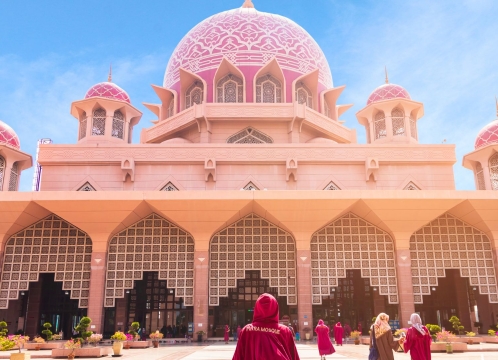 【新登場！安心送迎プラン】人気2大モスク ピンクモスク＆ブルーモスク 往復シャトルバス送迎＜日本語ガイドなし / 週末限定＞